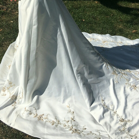 Wedding Dress in White Princess’s Royal Bronze Size 10 by Emerald Bridal - Picture 7 of 8